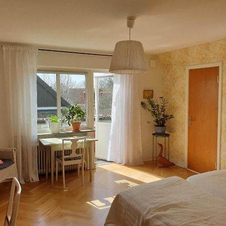 Egen Ovanvaning I Charmig Villa Naera Havet 斯塔德 外观 照片
