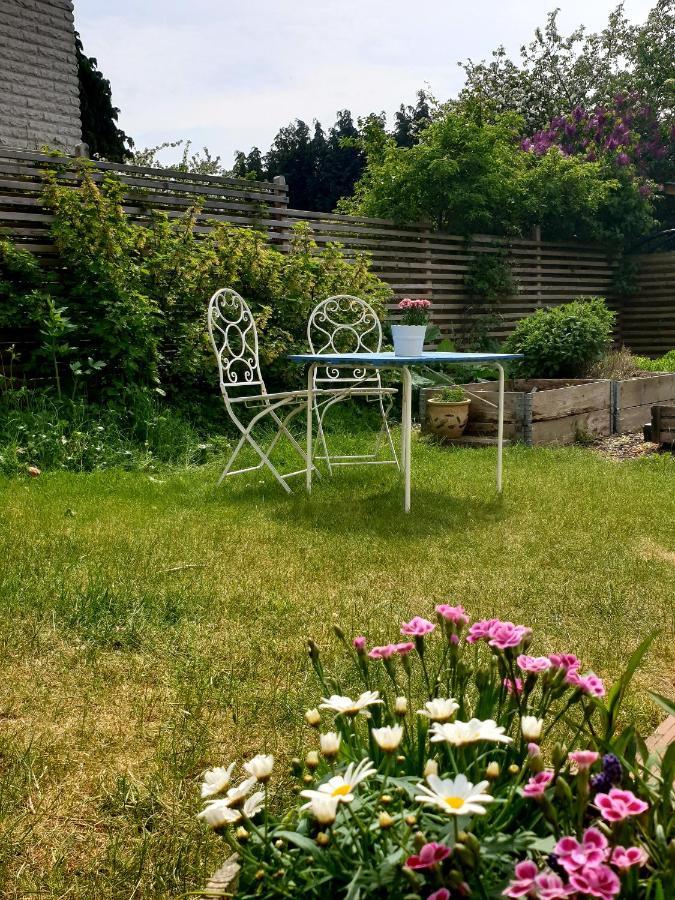 Egen Ovanvaning I Charmig Villa Naera Havet 斯塔德 外观 照片