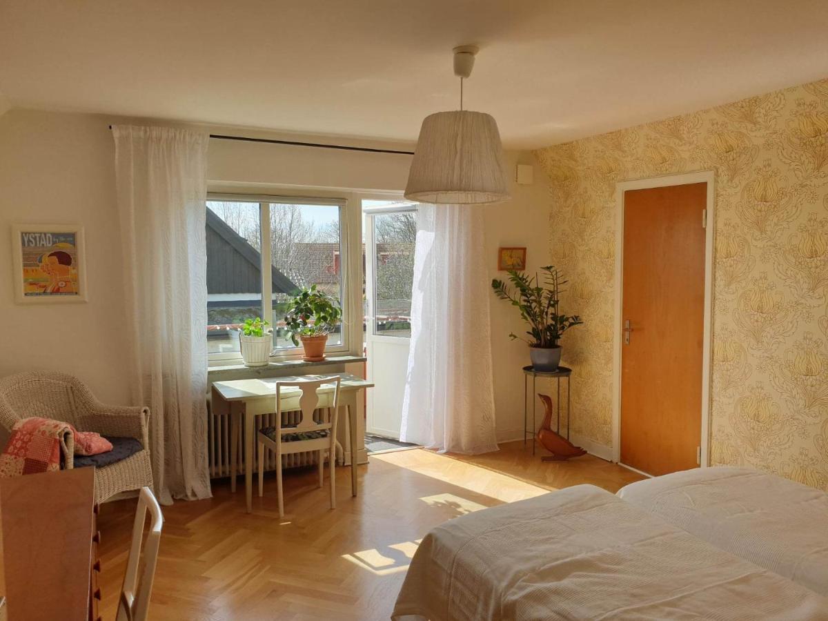 Egen Ovanvaning I Charmig Villa Naera Havet 斯塔德 外观 照片